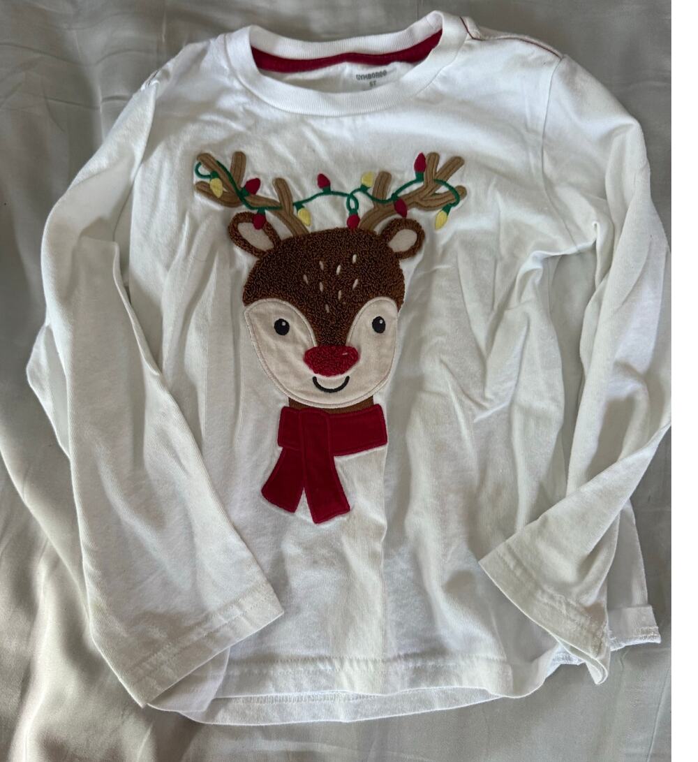 Gymboree reindeer applique shirt size 5
